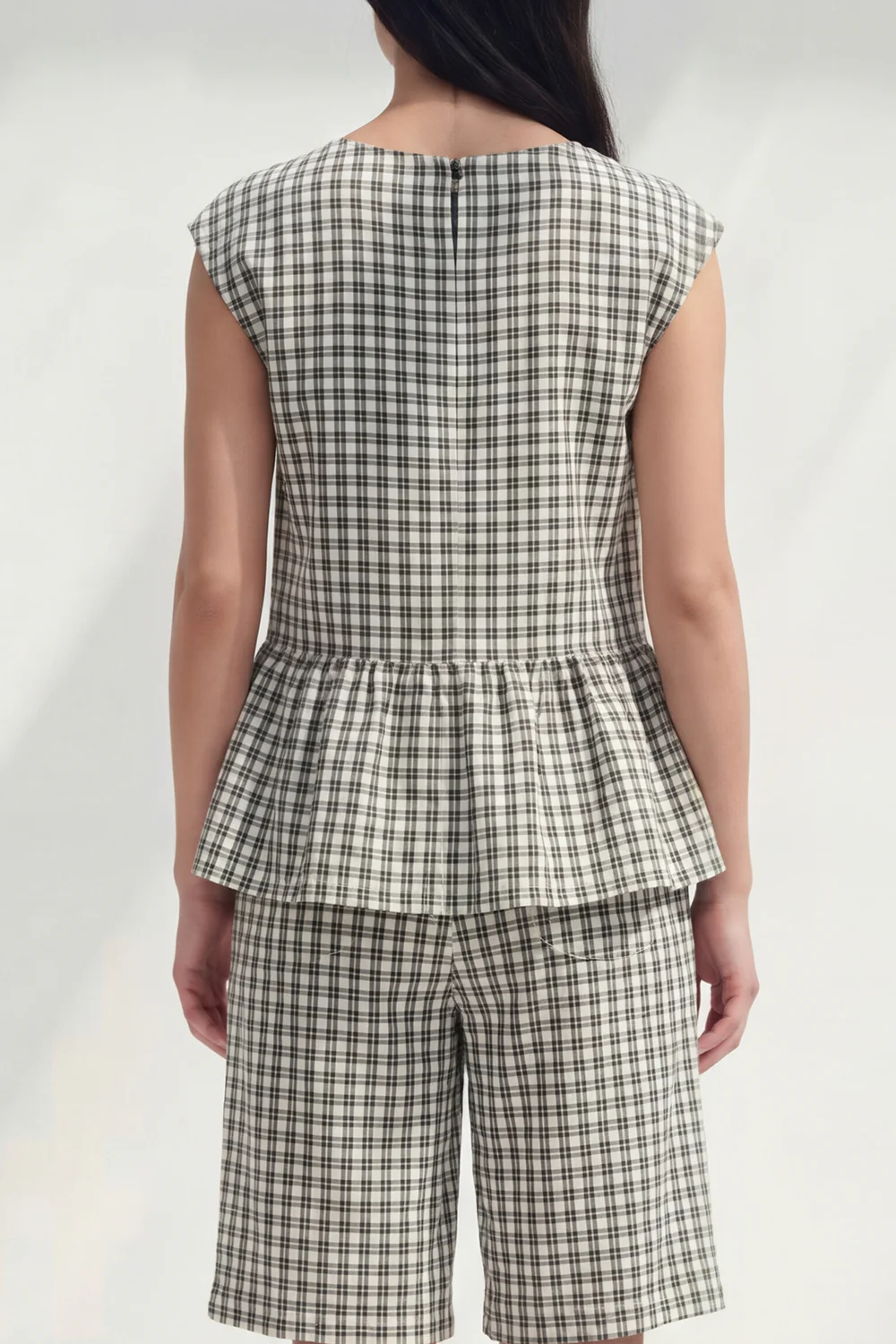 2 Piece Black and White Plaid Boat Neck Women Suits with Ruffles - Image 4