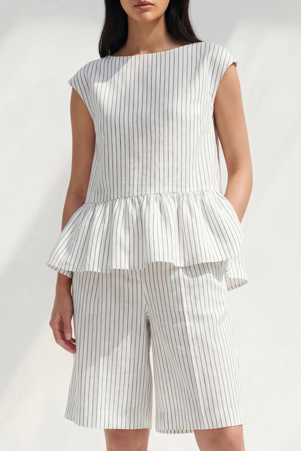 2 Piece White Boat Neck Ruffled Striped Women's Suits with Pockets - Image 3