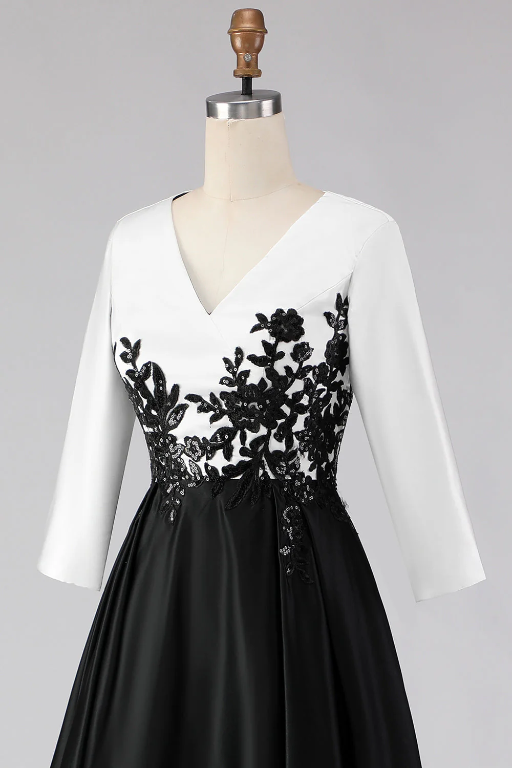 Black and White High Low A Line Mother of the Bride Dress wth Appliques - Image 7