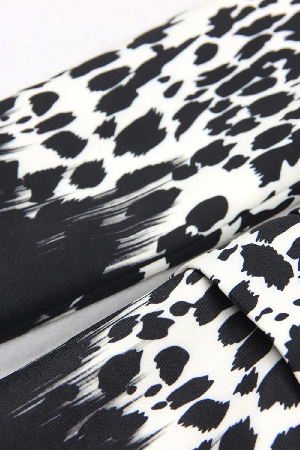 Black and White Leapard Pattern Peak Lapel One Button Women Blazer - Image 4