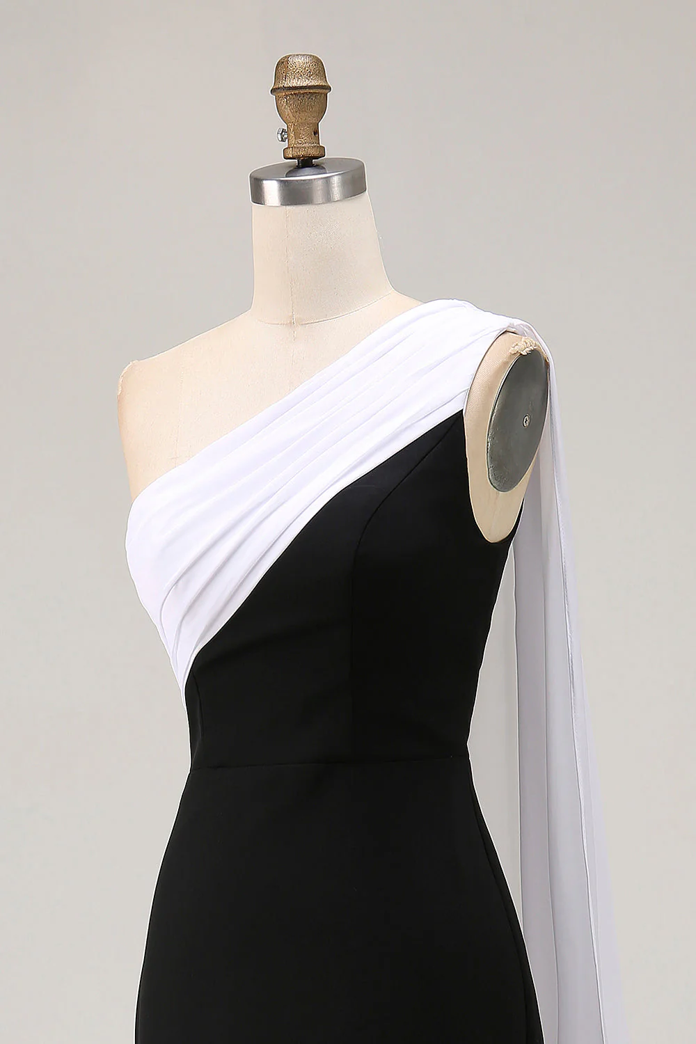 Black and White One Shoulder Sheath Long Formal Dress with Streamer - Image 9