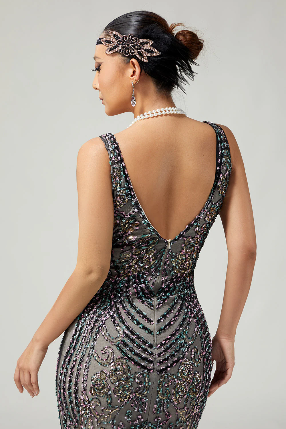Black Apricot Bodycon Fringed Sequin 1920s Dress With 5-Piece Accessories Set - Image 5