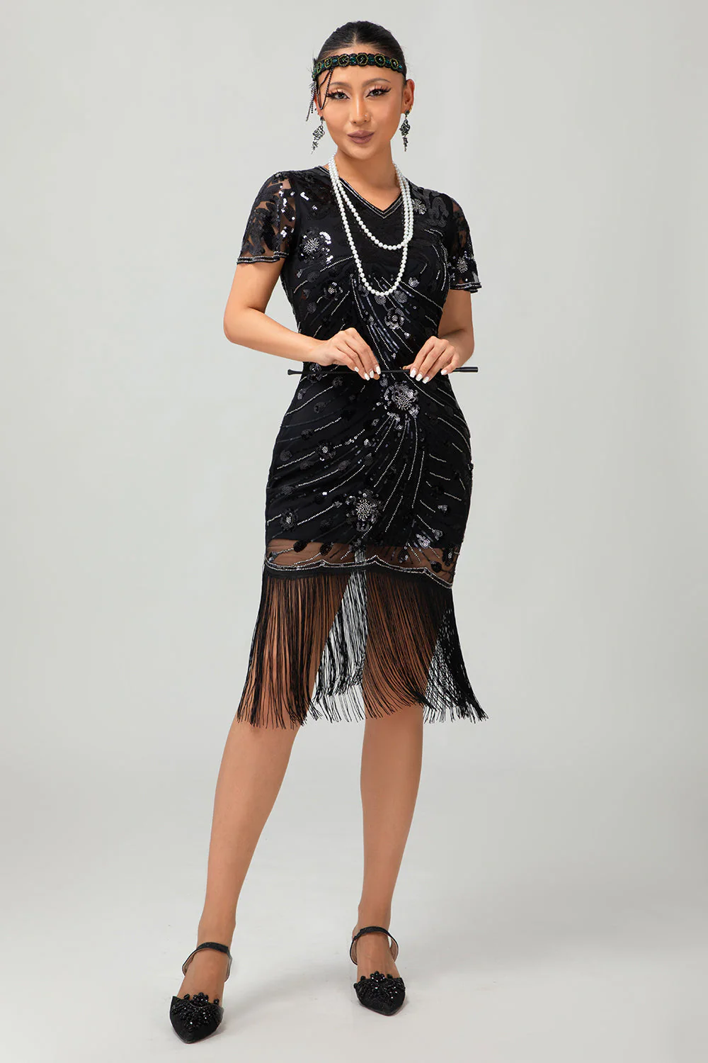 Black Golden Gatsby Sequin 1920s Dress With Fringes - Image 13