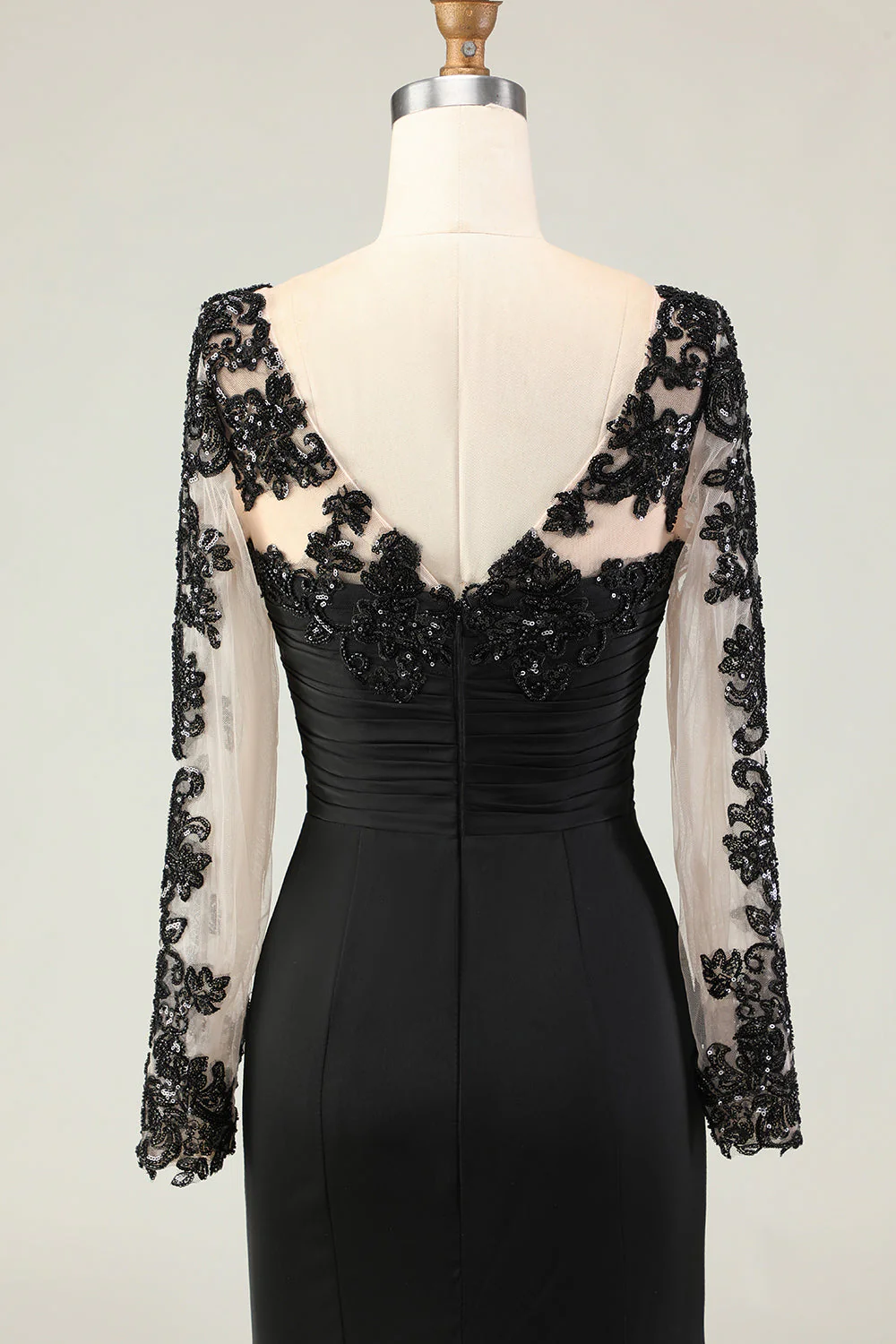Black Mermaid V-Neck Long Mother of the Bride Dress with Lace Appliques - Image 7