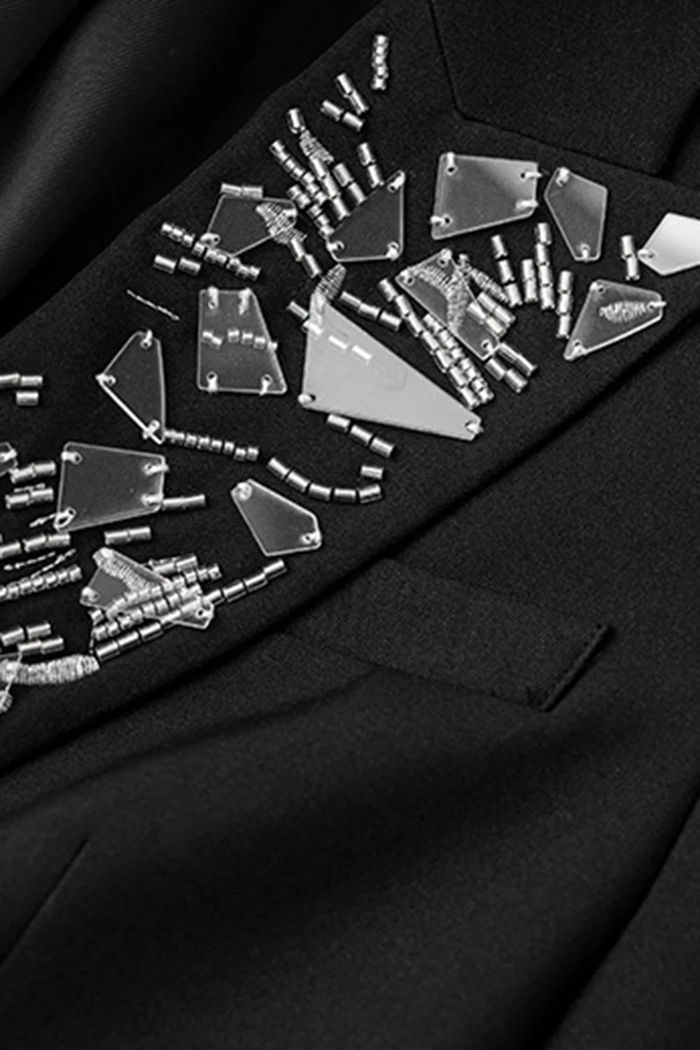 Black Mirror Beaded Peak Lapel One Button Blazer - Image 3