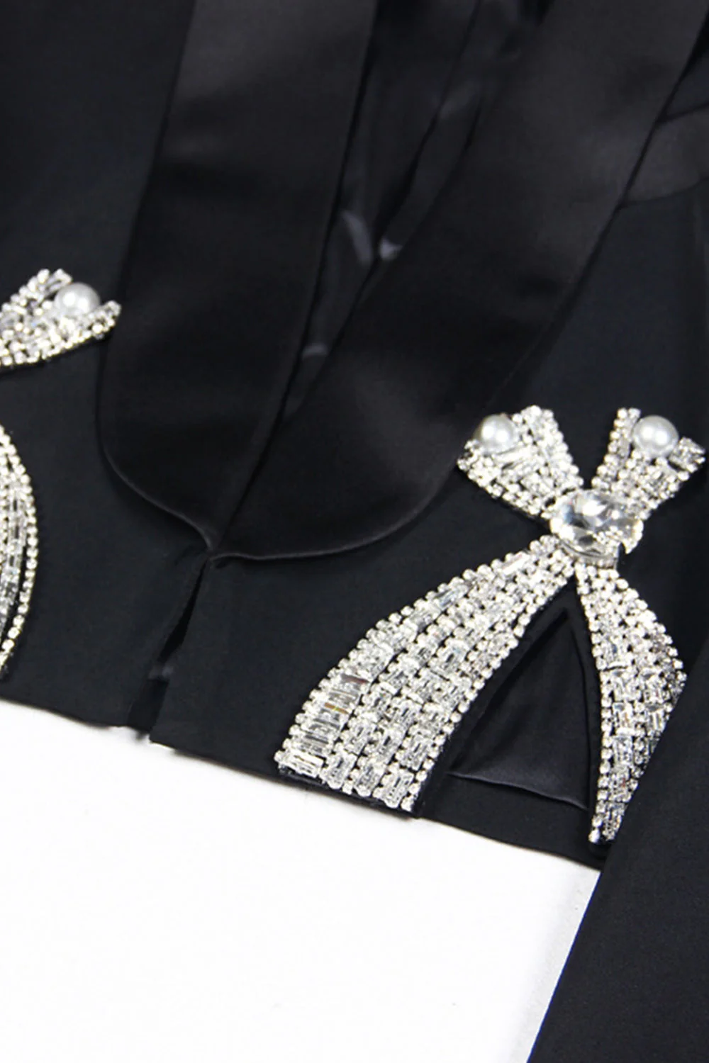 Black Velevt Shawl Lapel Women Blazer with Bow - Image 4
