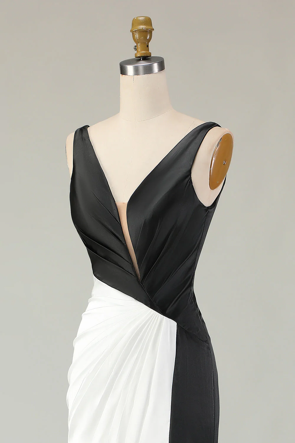 Black and White Mermaid Deep V Neck Long Gala Dress - Image 8