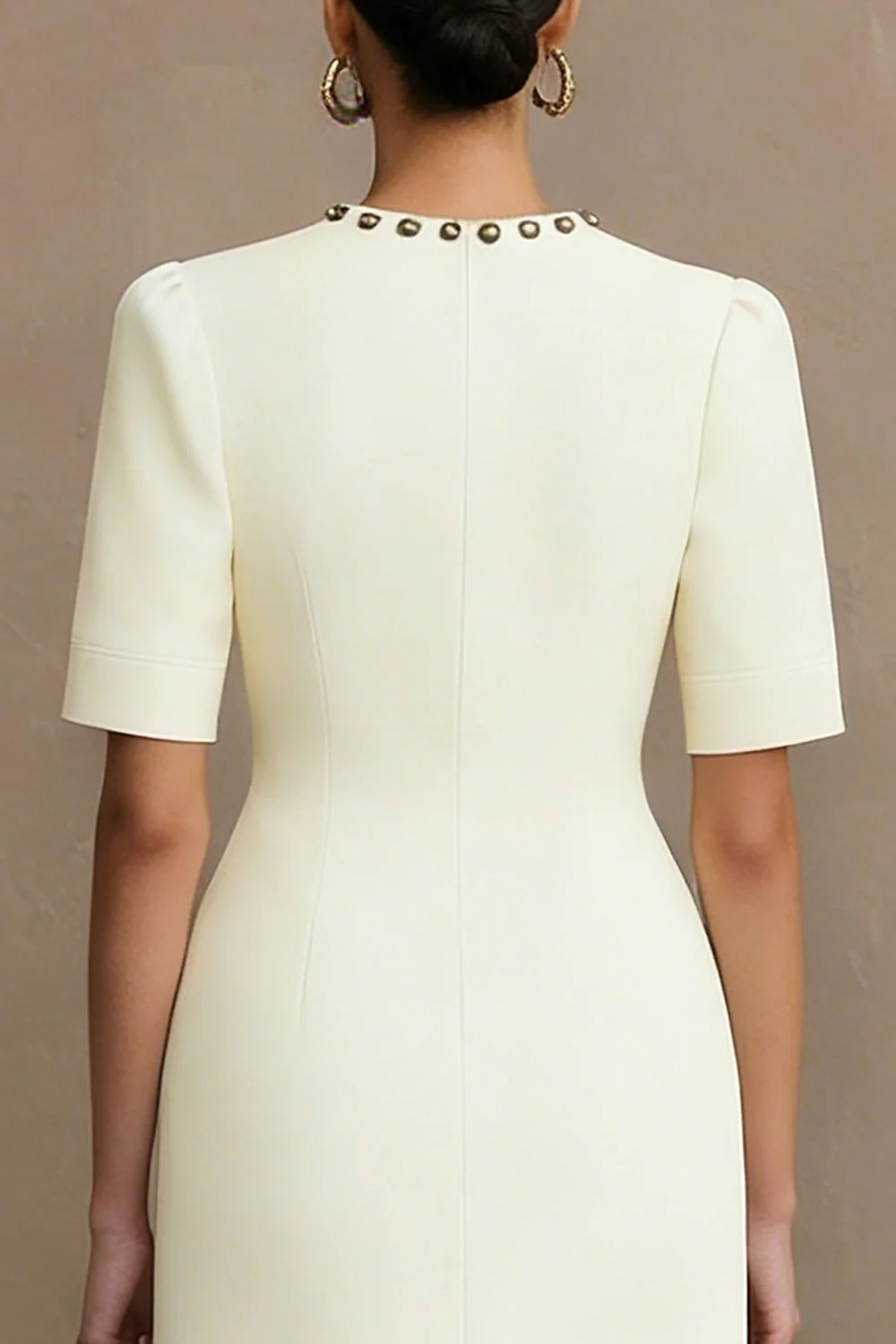 Bodycon Ivory Round Neck Short Work Dress with Pockets - Image 4