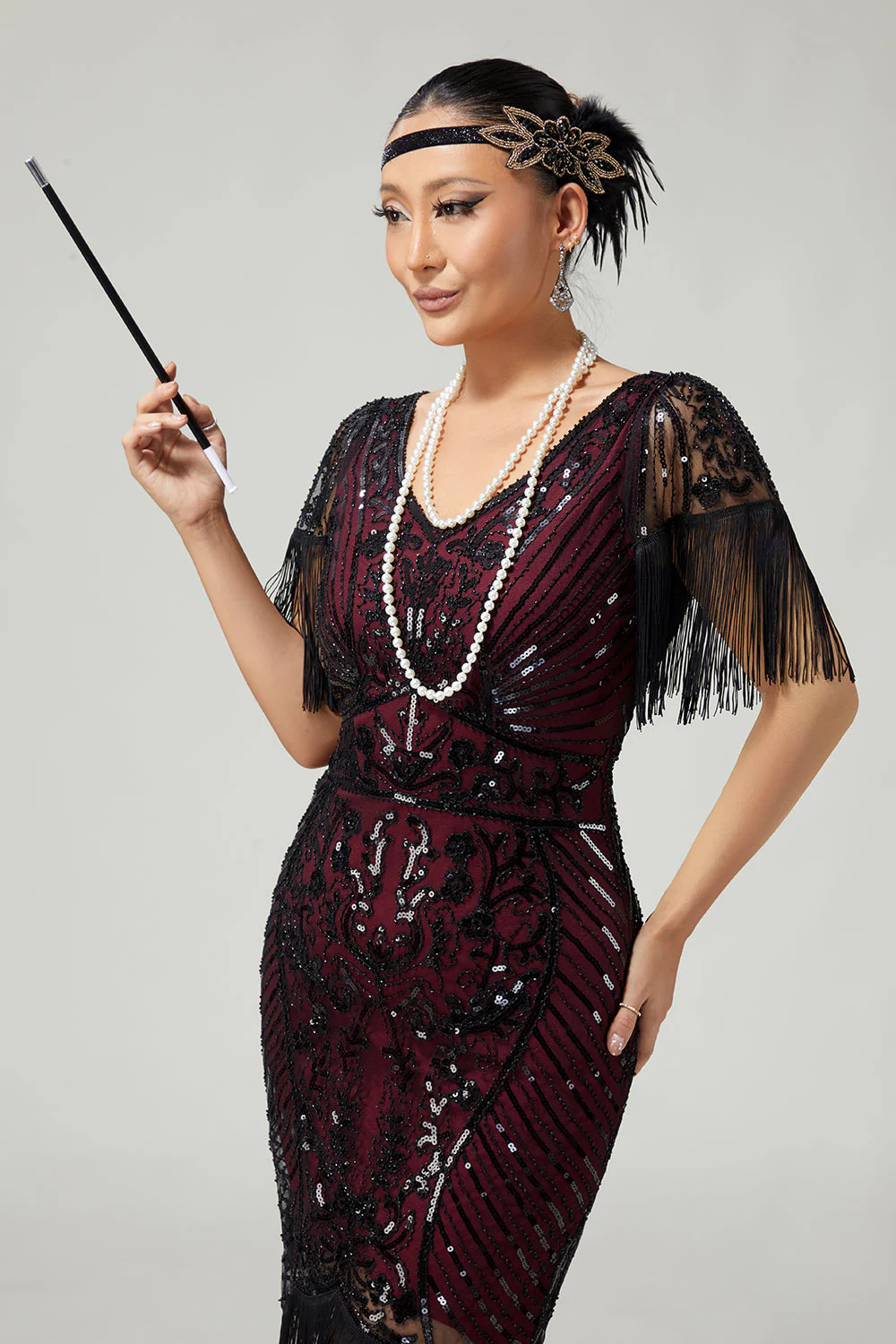 Burgundy Bodycon Sequin Fringed 1920s Dress With 5-Piece Accessories Set - Image 4