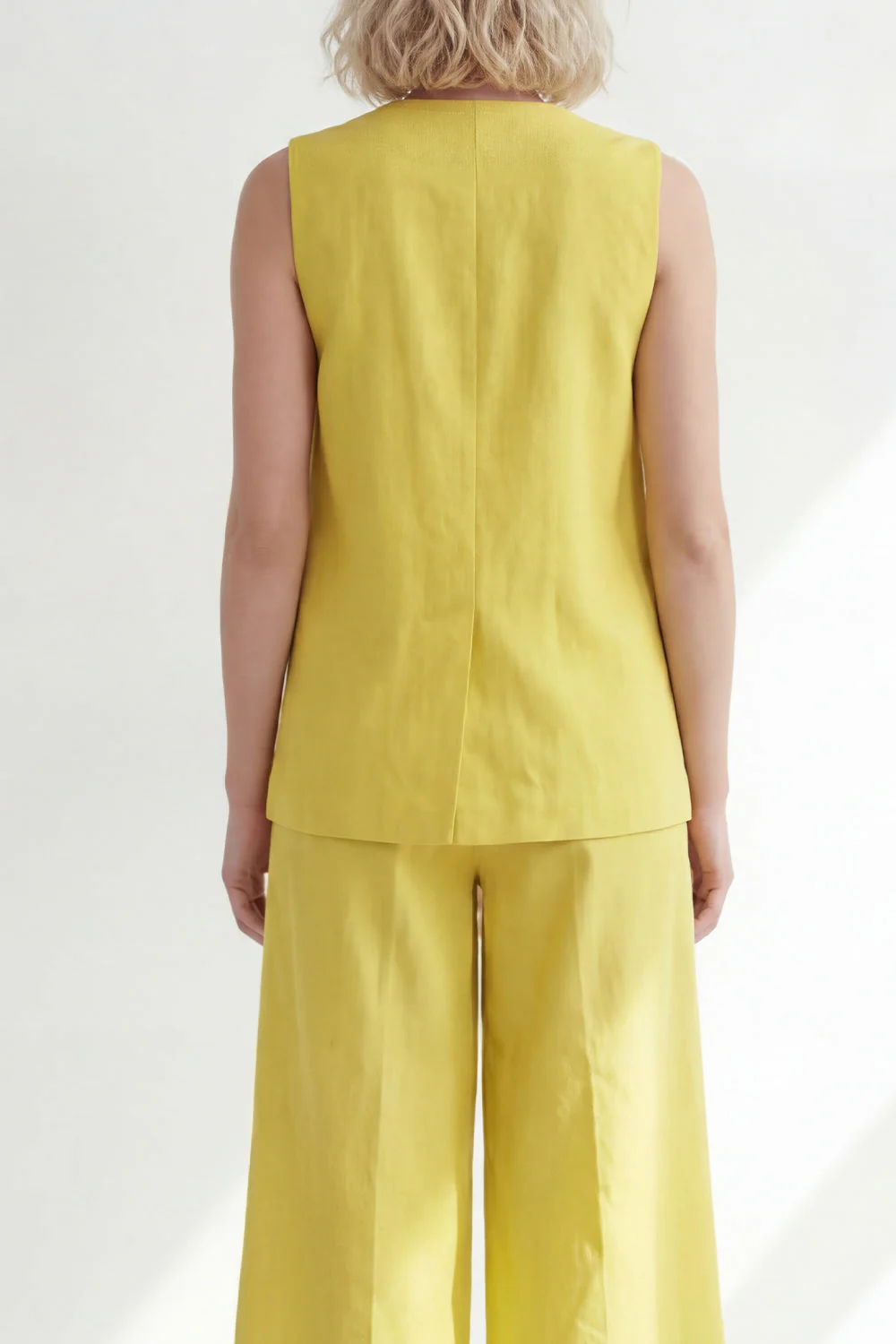 Butter Yellow V-Neck One Button Midi Leisure Sleevelsss Women Suit - Image 4
