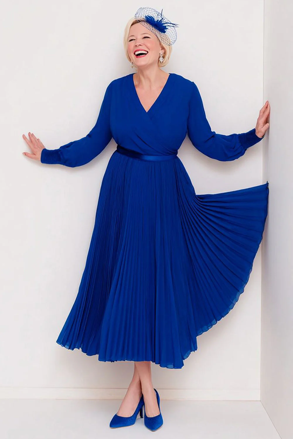 Dark Blue Chiffon A Line Pleated V-Neck Long Sleeves Mother of the Bride Dress - Image 2
