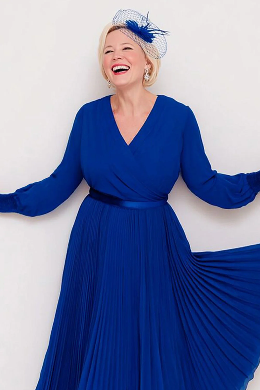Dark Blue Chiffon A Line Pleated V-Neck Long Sleeves Mother of the Bride Dress - Image 3