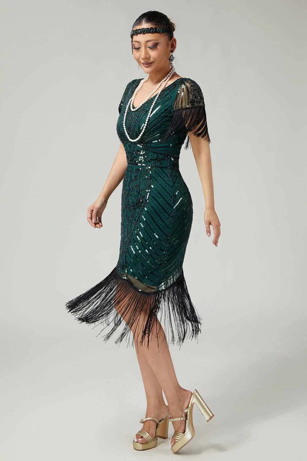 Dark Green Sequined Bodycon Fringed 1920s Dress With Short Sleeves - Image 7