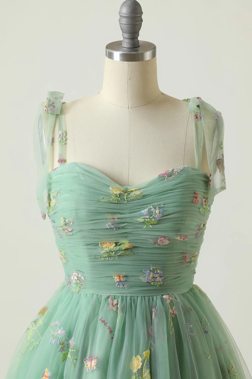 Green Short A-Line Graduation Dress With Embroidery - Image 4