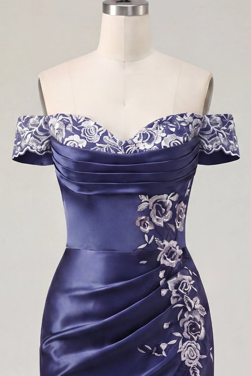 Off the Shoulder Navy Embroidered Ruched Bodycon Cocktail Dress - Image 5