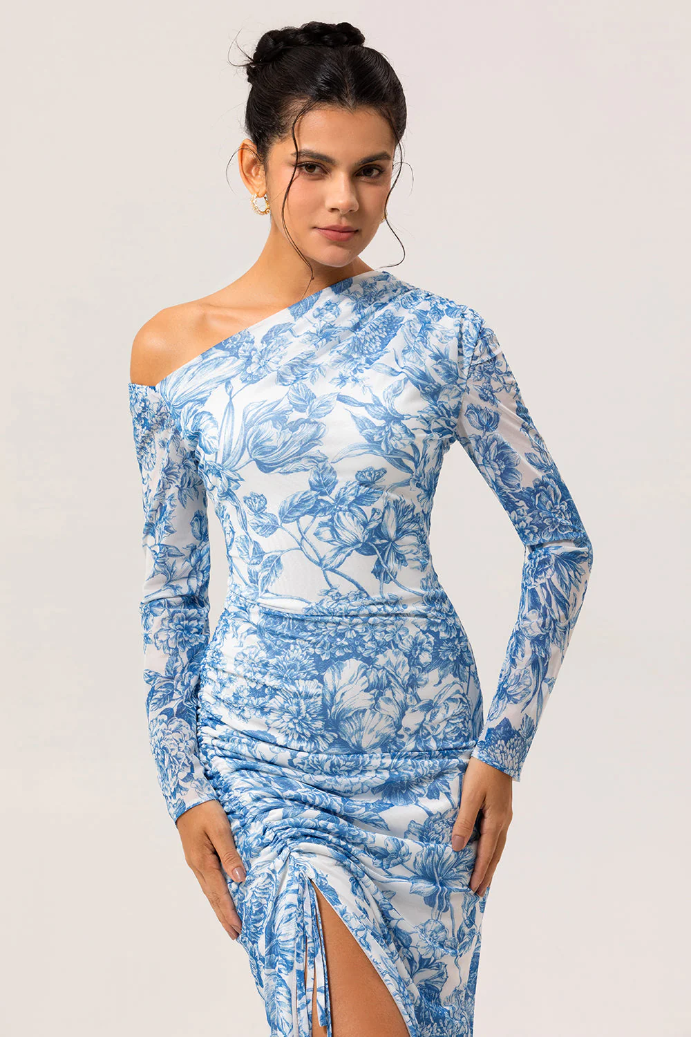 One Shoulder Sheath Blue Flower Long Sleeves Bridesmaid Dress with Slit - Image 4
