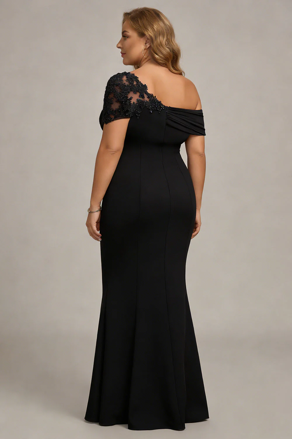 Plus Size Black Mermaid Ruched Asymmetrical Mother of the Bride Dress - Image 2