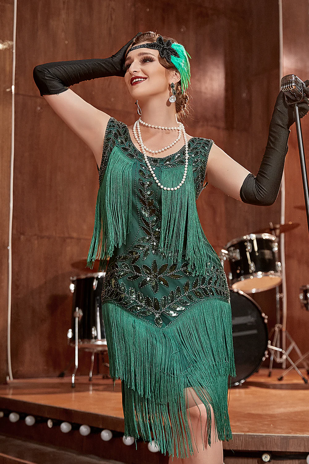 Plus Size Champagne Gatsby 1920s Flapper Dress with Sequins and Fringes - Image 9
