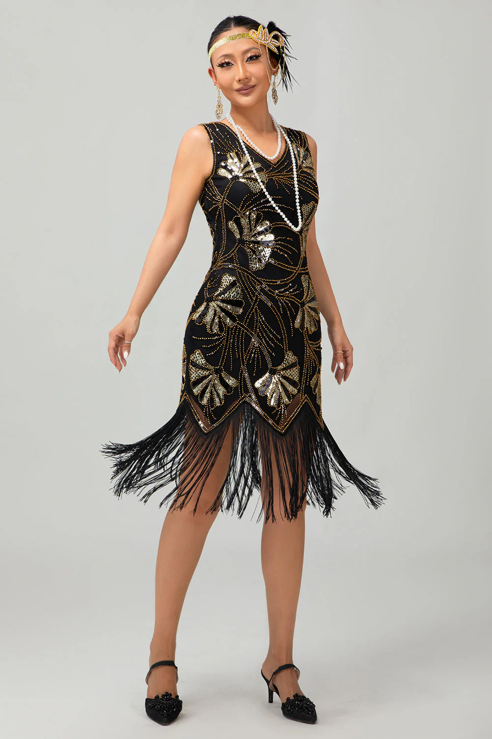Red Golden Sequin 1920s V Neck Bodycon Flapper Dress with Tassles - Image 9