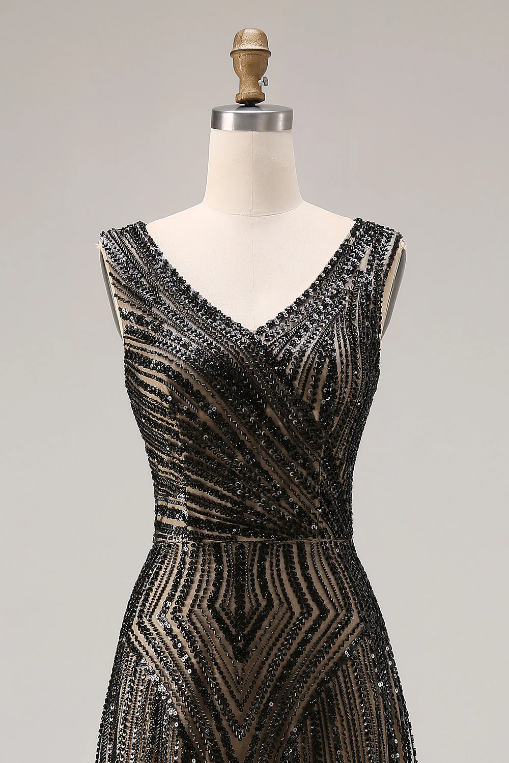 Sparkly Black Sheath V-Neck Beaded Long Prom Dress with Sequins - Image 4