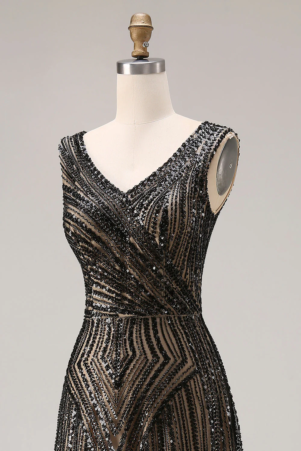 Sparkly Black Sheath V-Neck Beaded Long Prom Dress with Sequins - Image 6