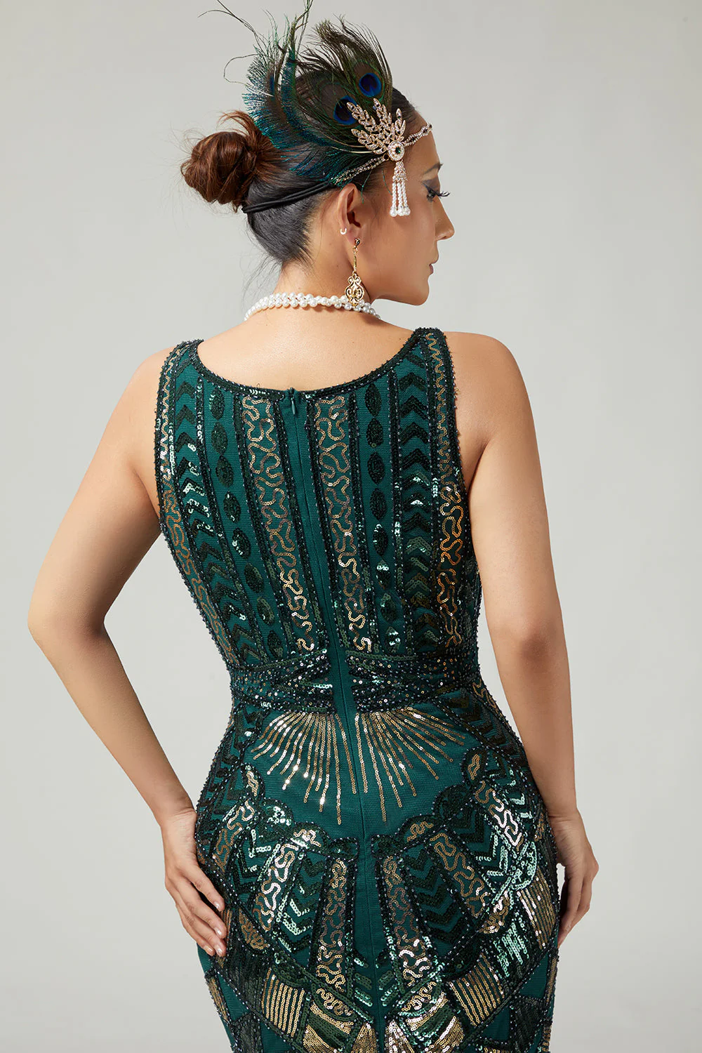 Sparkly Dark Green Fringed Bodycon 1920s Dress With 5-Piece Accessories Set - Image 6