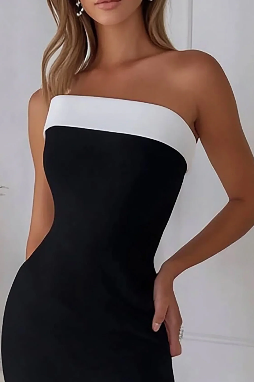 Strapless Mermaid Black Asymmetrical Formal Dress - Image 2