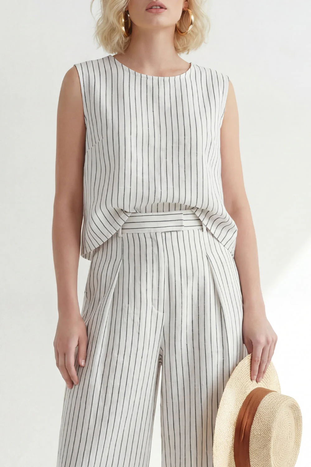 White Crew Neck Stripe Sleeveless Women Suit - Image 3