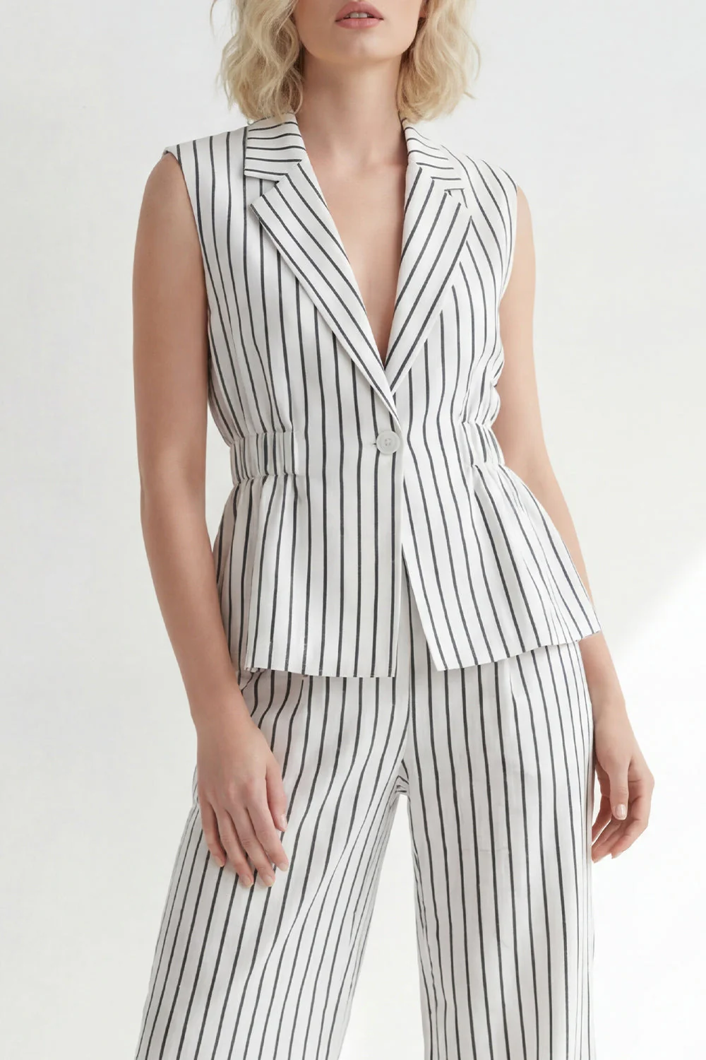 White Stripe Notched Lapel One Button Women Suit - Image 3