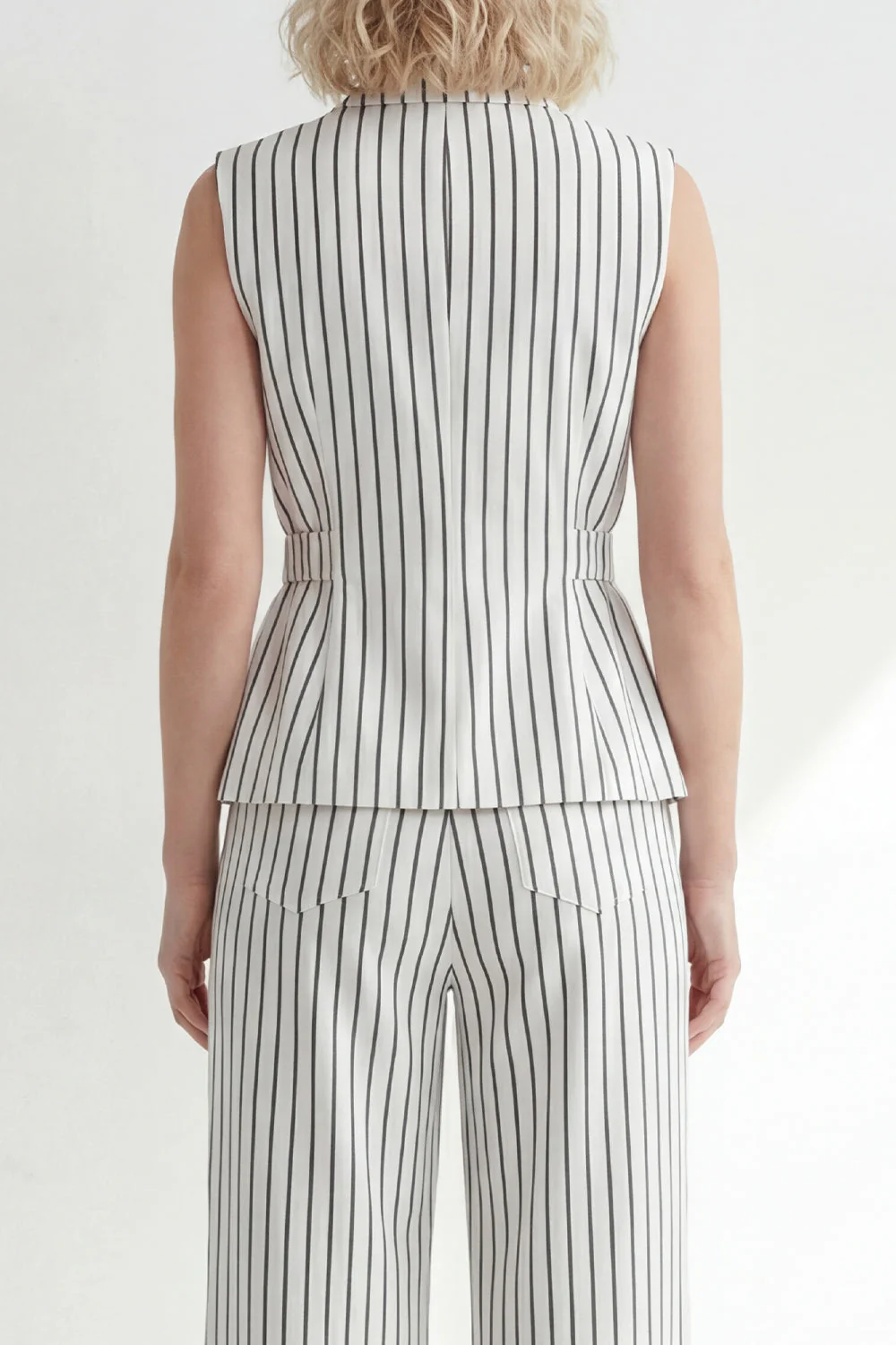 White Stripe Notched Lapel One Button Women Suit - Image 4